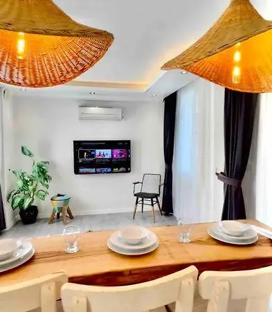 Apartman Havuzlu *