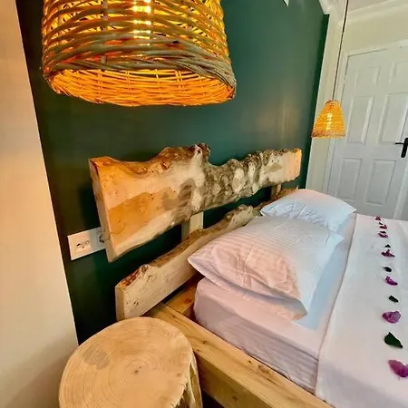 Apartman Havuzlu *